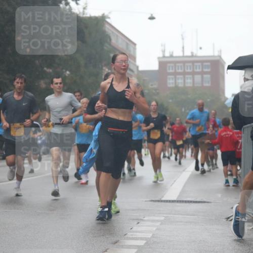 13.09.2026 - Kiel Lauf Markus Tischler http://msf.ph/oto/10311388 13.09.2026 10:37:03 Fleethörn 8406, 1599, 1, 38, 634 meine-sportfotos.de