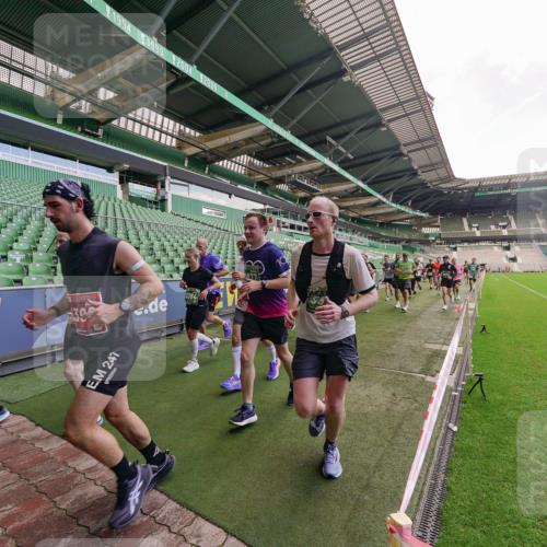 13.09.2026 - 21. swb-Marathon Bremen Michael Burmester http://msf.ph/oto/10311389 13.09.2026 13:09:25 Laufen im Stadion 164, 383, 391, 448, 532, 549, 551, 563, 625, 813, 869, 884, 898, 1025, 1072, 1124, 1150, 1180, 1285, 1289, 1398, 1559, 1688, 1867, 1880, 1899, 2041, 2208, 2215, 2229, 2232, 2243, 2366, 2380, 2413, 2429, 2441, 2467, 2471, 2525, 2530, 2553, 2573, 2594, 2635, 2692, 2714, 2717, 2727, 2782, 2785, 2823, 2841, 2897, 2920, 2930, 2931, 2941, 3032, 3063, 3086, 3291, 3316, 3327, 3333, 3398, 3437, 3707, 3769, 3857, 109 meine-sportfotos.de