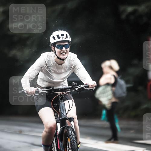 13.09.2026 - Stadtparktriathlon H.Heesch http://msf.ph/oto/10311405 13.09.2026 12:52:07 Radfahren 1079, 1112, 1119, 1252, 1287 meine-sportfotos.de