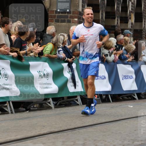 13.09.2026 - 21. swb-Marathon Bremen Strokosch-Dieckow http://msf.ph/oto/10311408 13.09.2026 13:04:06 Ziel 1090, 1587, 2889, 3500, 5024, 5143, 5719, 6973, 8096, 9642, 650, 3284, 3424, 4110, 4239, 6815, 9813 meine-sportfotos.de