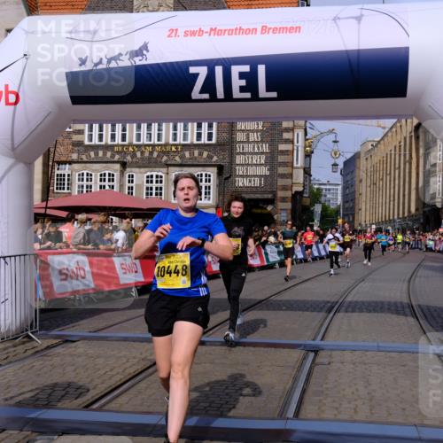 13.09.2026 - 21. swb-Marathon Bremen Tim E. http://msf.ph/oto/10311410 13.09.2026 10:53:34 Ziel 10284, 10448, 10585, 10757, 10780, 10821, 11012, 11168, 11379, 12040, 12170, 12275, 12398, 12461 meine-sportfotos.de
