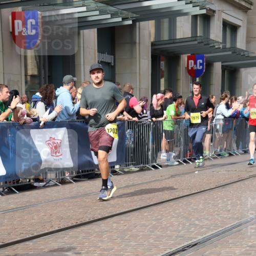 13.09.2026 - 21. swb-Marathon Bremen Strokosch-Dieckow http://msf.ph/oto/10311413 13.09.2026 10:55:24 Ziel 10203, 10243, 10256, 10297, 10374, 10379, 10423, 10529, 10550, 10703, 10788, 10809, 10881, 10952, 11377, 11414, 11510, 11557, 11748, 11862, 11941, 11975, 11977, 12030, 12108, 12125, 12143, 12150, 12188, 12348, 10256, 10555, 10725, 11001, 11014, 11466, 11631, 11908, 11910, 11977, 12201, 12218, 12258, 12549 meine-sportfotos.de