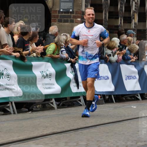 13.09.2026 - 21. swb-Marathon Bremen Strokosch-Dieckow http://msf.ph/oto/10311427 13.09.2026 13:04:06 Ziel 1090, 1587, 2889, 3500, 5024, 5143, 5719, 6973, 8096, 9642, 650, 3284, 3424, 4110, 4239, 6815, 9813 meine-sportfotos.de