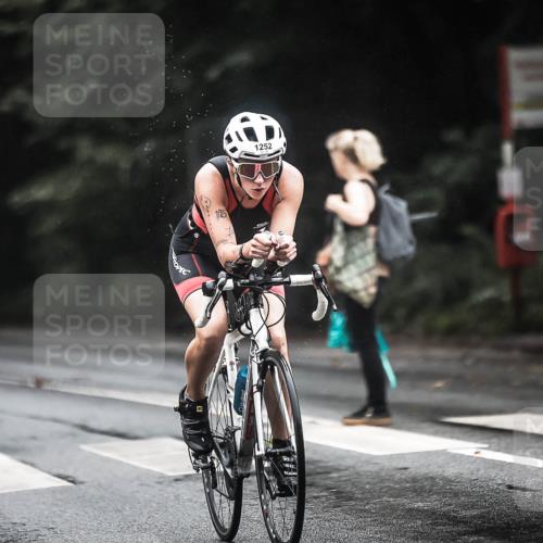 13.09.2026 - Stadtparktriathlon H.Heesch http://msf.ph/oto/10311441 13.09.2026 12:52:09 Radfahren 1079, 1112, 1119, 1252, 1287 meine-sportfotos.de