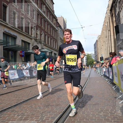 13.09.2026 - 21. swb-Marathon Bremen Strokosch-Dieckow http://msf.ph/oto/10311451 13.09.2026 10:55:25 Ziel 10203, 10243, 10297, 10374, 10379, 10423, 10529, 10550, 10703, 10788, 10809, 10881, 10952, 11377, 11414, 11510, 11557, 11748, 11862, 11941, 11975, 12030, 12108, 12125, 12143, 12150, 12188, 12348, 10256, 10555, 10725, 11001, 11014, 11414, 11466, 11631, 11908, 11910, 11941, 11977, 12201, 12218, 12258, 12549 meine-sportfotos.de