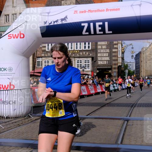 13.09.2026 - 21. swb-Marathon Bremen Tim E. http://msf.ph/oto/10311472 13.09.2026 10:53:35 Ziel 10448, 10585, 10757, 10780, 10821, 11012, 11168, 11379, 12040, 12170, 12275, 12398, 12461 meine-sportfotos.de