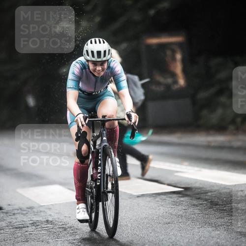 13.09.2026 - Stadtparktriathlon H.Heesch http://msf.ph/oto/10311501 13.09.2026 12:52:12 Radfahren 1112, 1119, 1252 meine-sportfotos.de