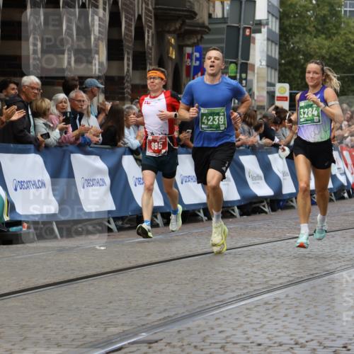 13.09.2026 - 21. swb-Marathon Bremen Strokosch-Dieckow http://msf.ph/oto/10311531 13.09.2026 13:04:18 Ziel 895, 2094, 2889, 3500, 4236, 8096, 9061, 9129, 9544, 9642, 650, 744, 1223, 1224, 1860, 2207, 3284, 4239, 7871, 8936, 13034 meine-sportfotos.de