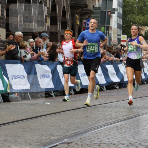 13.09.2026 - 21. swb-Marathon Bremen Strokosch-Dieckow http://msf.ph/oto/10311549 13.09.2026 13:04:18 Ziel 895, 2094, 2889, 3500, 4236, 8096, 9061, 9129, 9544, 9642, 650, 744, 1223, 1224, 1860, 2207, 3284, 4239, 7871, 8936, 13034 meine-sportfotos.de