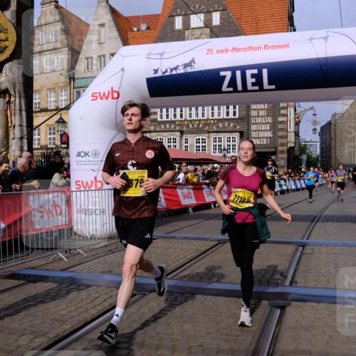 13.09.2026 - 21. swb-Marathon Bremen Tim E. http://msf.ph/oto/10311555 13.09.2026 10:53:41 Ziel 10448, 10479, 10585, 10626, 10757, 10780, 10821, 10886, 11168, 11379, 11590, 12040, 12056, 12275, 12308, 12461 meine-sportfotos.de