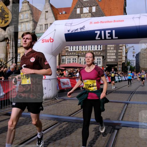 13.09.2026 - 21. swb-Marathon Bremen Tim E. http://msf.ph/oto/10311572 13.09.2026 10:53:41 Ziel 10448, 10479, 10585, 10626, 10757, 10780, 10821, 10886, 11168, 11379, 11590, 12040, 12056, 12275, 12308, 12461 meine-sportfotos.de