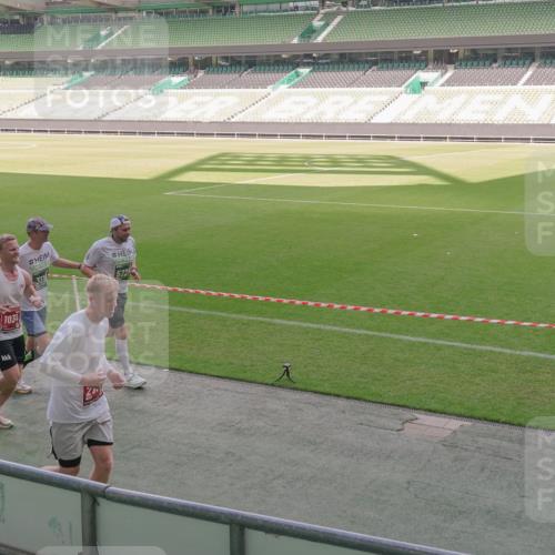 13.09.2026 - 21. swb-Marathon Bremen Michael Burmester http://msf.ph/oto/10311575 13.09.2026 12:46:56 Laufen im Stadion 195, 538, 567, 604, 621, 697, 868, 1017, 1034, 1181, 1241, 1277, 1554, 1863, 2021, 2084, 2087, 2266, 2297, 2538, 2646, 2809, 2889, 3118, 3196, 3284, 3297, 3424, 3520, 3794, 4025, 4110, 4157, 4236, 4239, 4614, 4729, 4777, 4808, 4992, 5024, 5238, 5283, 5674, 5719, 5725, 5803, 5976, 6053, 6686, 6708, 6784, 6815, 7102, 7336, 7538, 7814, 7871, 8060, 8319, 8325, 8331, 8334, 8621, 8670, 8701, 8756, 8936, 8980, 8983, 9061, 9273, 9495, 9544, 9689, 9813, 9918, 9934, 439 meine-sportfotos.de
