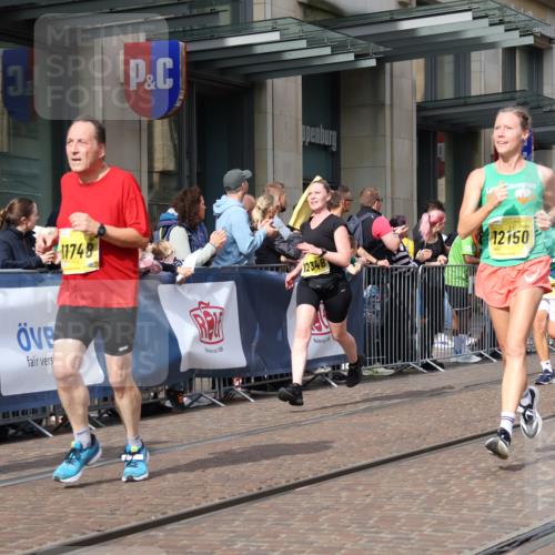 13.09.2026 - 21. swb-Marathon Bremen Strokosch-Dieckow http://msf.ph/oto/10311577 13.09.2026 10:55:28 Ziel 10203, 10243, 10297, 10374, 10379, 10423, 10529, 10550, 10690, 10703, 10788, 10809, 10881, 10952, 11377, 11510, 11557, 11748, 11862, 11972, 11975, 12030, 12108, 12125, 12143, 12150, 12188, 12484, 10203, 10256, 10725, 11014, 11414, 11466, 11631, 11748, 11910, 11941, 11977, 12030, 12201, 12218, 12258, 12348, 12549 meine-sportfotos.de