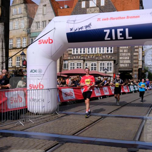 13.09.2026 - 21. swb-Marathon Bremen Tim E. http://msf.ph/oto/10311634 13.09.2026 10:53:42 Ziel 10448, 10479, 10626, 10757, 10780, 10821, 10886, 11168, 11379, 11590, 11800, 12040, 12056, 12275, 12308, 12461 meine-sportfotos.de