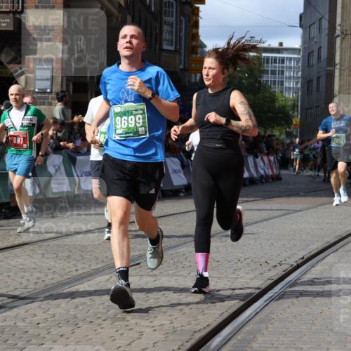 13.09.2026 - 21. swb-Marathon Bremen Strokosch-Dieckow http://msf.ph/oto/10311643 13.09.2026 13:30:41 Ziel 881, 1067, 1909, 1938, 2265, 2364, 2900, 3163, 3164, 3425, 4058, 4415, 4763, 5506, 5615, 7184, 7821, 7966, 8090, 8105, 8116, 8117, 8169, 8314, 8441, 8494, 8762, 8878, 8966, 9011, 9015, 9108, 9412, 9529, 244, 1189, 1533, 1771, 1841, 1941, 2985, 3360, 4251, 4920, 5600, 5681, 5802, 5822, 5900, 6343, 7012, 7760, 8616, 9290, 9507, 9653, 9767, 13090, 13215 meine-sportfotos.de