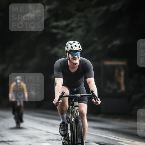 13.09.2026 - Stadtparktriathlon H.Heesch http://msf.ph/oto/10311657 13.09.2026 11:45:08 Radfahren 829, 877, 915 meine-sportfotos.de