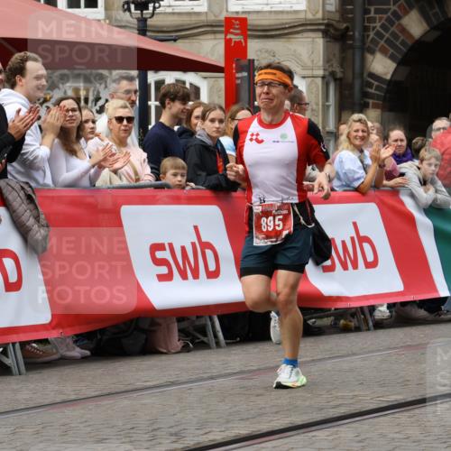 13.09.2026 - 21. swb-Marathon Bremen Strokosch-Dieckow http://msf.ph/oto/10311658 13.09.2026 13:04:22 Ziel 895, 2094, 2889, 3500, 4236, 6815, 9061, 9129, 9544, 9642, 744, 1223, 1224, 1860, 2207, 2956, 7871, 8936, 13034 meine-sportfotos.de