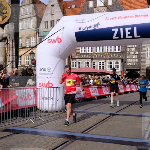 13.09.2026 - 21. swb-Marathon Bremen Tim E. http://msf.ph/oto/10311664 13.09.2026 10:53:43 Ziel 10222, 10448, 10479, 10626, 10757, 10780, 10821, 10886, 11168, 11242, 11379, 11590, 11800, 12040, 12056, 12275, 12308, 12461 meine-sportfotos.de