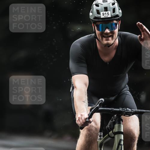 13.09.2026 - Stadtparktriathlon H.Heesch http://msf.ph/oto/10311696 13.09.2026 11:45:09 Radfahren 829, 877, 915 meine-sportfotos.de