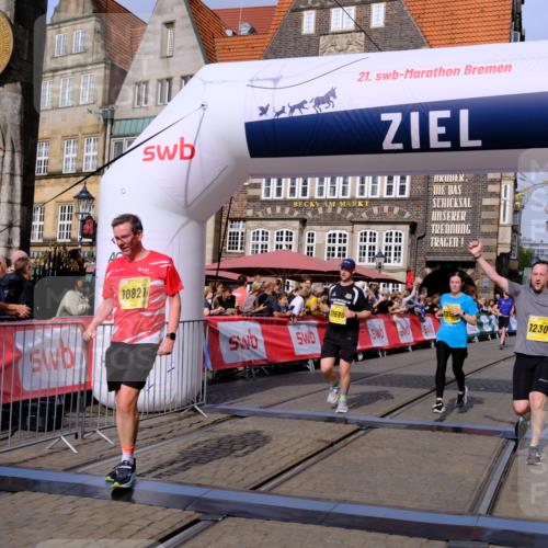 13.09.2026 - 21. swb-Marathon Bremen Tim E. http://msf.ph/oto/10311704 13.09.2026 10:53:44 Ziel 10222, 10448, 10479, 10626, 10757, 10780, 10821, 10845, 10886, 11168, 11242, 11379, 11446, 11590, 11800, 12040, 12056, 12119, 12275, 12308, 12461 meine-sportfotos.de