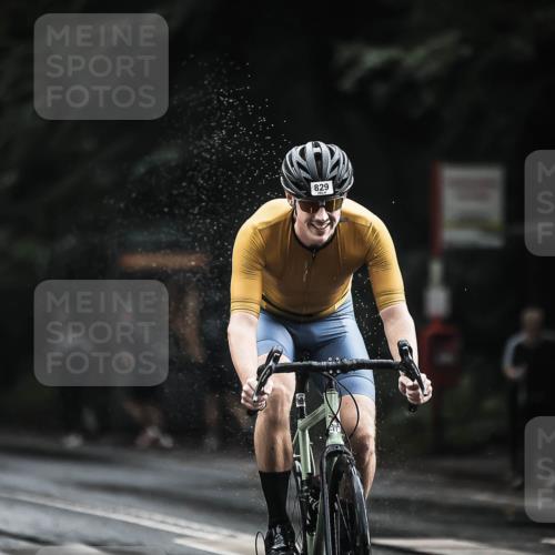 13.09.2026 - Stadtparktriathlon H.Heesch http://msf.ph/oto/10311710 13.09.2026 11:45:11 Radfahren 829, 877, 915 meine-sportfotos.de