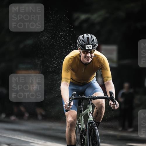 13.09.2026 - Stadtparktriathlon H.Heesch http://msf.ph/oto/10311715 13.09.2026 11:45:11 Radfahren 829, 877, 915 meine-sportfotos.de