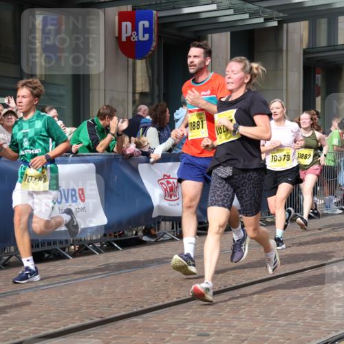 13.09.2026 - 21. swb-Marathon Bremen Strokosch-Dieckow http://msf.ph/oto/10311743 13.09.2026 10:55:30 Ziel 10243, 10297, 10374, 10379, 10423, 10529, 10550, 10690, 10703, 10809, 10881, 10952, 11377, 11510, 11557, 11862, 11972, 12061, 12108, 12125, 12143, 12150, 12188, 12484, 10203, 10256, 10297, 10725, 10788, 11014, 11414, 11466, 11631, 11748, 11862, 11910, 11941, 11975, 11977, 12030, 12150, 12201, 12218, 12258, 12348, 12549 meine-sportfotos.de