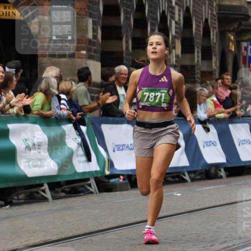 13.09.2026 - 21. swb-Marathon Bremen Strokosch-Dieckow http://msf.ph/oto/10311745 13.09.2026 13:04:24 Ziel 895, 2094, 3500, 4110, 4236, 6815, 9061, 9129, 9544, 9642, 9813, 744, 1223, 1224, 1860, 2207, 2956, 8701, 8936, 13034 meine-sportfotos.de