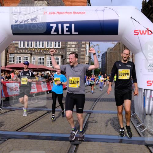 13.09.2026 - 21. swb-Marathon Bremen Tim E. http://msf.ph/oto/10311753 13.09.2026 10:53:45 Ziel 10222, 10448, 10479, 10626, 10757, 10780, 10821, 10845, 10886, 11168, 11242, 11379, 11446, 11590, 11800, 12040, 12056, 12119, 12275, 12308 meine-sportfotos.de