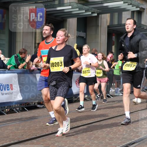 13.09.2026 - 21. swb-Marathon Bremen Strokosch-Dieckow http://msf.ph/oto/10311759 13.09.2026 10:55:30 Ziel 10243, 10297, 10374, 10379, 10423, 10529, 10550, 10690, 10703, 10809, 10881, 10952, 11377, 11510, 11557, 11862, 11972, 12061, 12108, 12125, 12143, 12150, 12188, 12484, 10203, 10256, 10297, 10725, 10788, 11014, 11414, 11466, 11631, 11748, 11862, 11910, 11941, 11975, 11977, 12030, 12150, 12201, 12218, 12258, 12348, 12549 meine-sportfotos.de
