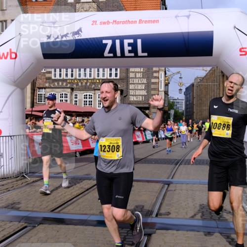 13.09.2026 - 21. swb-Marathon Bremen Tim E. http://msf.ph/oto/10311768 13.09.2026 10:53:45 Ziel 10222, 10448, 10479, 10626, 10757, 10780, 10821, 10845, 10886, 11168, 11242, 11379, 11446, 11590, 11800, 12040, 12056, 12119, 12275, 12308 meine-sportfotos.de