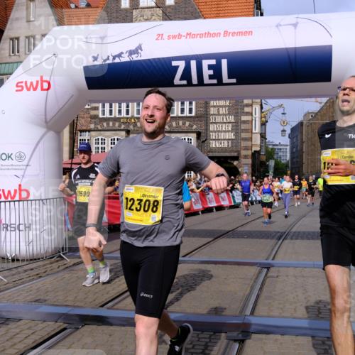 13.09.2026 - 21. swb-Marathon Bremen Tim E. http://msf.ph/oto/10311781 13.09.2026 10:53:45 Ziel 10222, 10448, 10479, 10626, 10757, 10780, 10821, 10845, 10886, 11168, 11242, 11379, 11446, 11590, 11800, 12040, 12056, 12119, 12275, 12308 meine-sportfotos.de