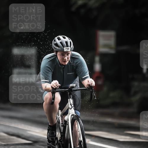 13.09.2026 - Stadtparktriathlon H.Heesch http://msf.ph/oto/10311788 13.09.2026 11:45:19 Radfahren 799 meine-sportfotos.de