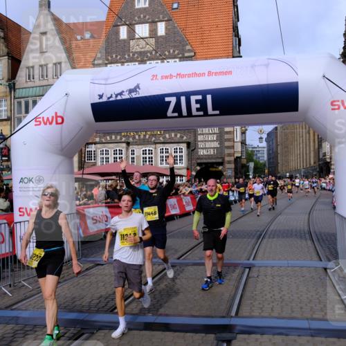 13.09.2026 - 21. swb-Marathon Bremen Tim E. http://msf.ph/oto/10311830 13.09.2026 10:53:52 Ziel 10141, 10174, 10222, 10227, 10478, 10479, 10626, 10821, 10838, 10845, 10886, 10905, 11168, 11242, 11379, 11446, 11502, 11590, 11800, 12056, 12119, 12308, 12331, 12341, 13597 meine-sportfotos.de