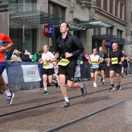 13.09.2026 - 21. swb-Marathon Bremen Strokosch-Dieckow http://msf.ph/oto/10311834 13.09.2026 10:55:31 Ziel 10243, 10374, 10379, 10423, 10529, 10550, 10690, 10703, 10809, 10881, 10952, 11377, 11510, 11557, 11972, 12061, 12108, 12125, 12143, 12188, 12484, 13565, 10203, 10256, 10297, 10725, 10788, 10881, 11014, 11414, 11466, 11557, 11631, 11748, 11862, 11910, 11941, 11975, 11977, 12030, 12150, 12201, 12218, 12258, 12348, 12549 meine-sportfotos.de