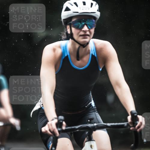13.09.2026 - Stadtparktriathlon H.Heesch http://msf.ph/oto/10311855 13.09.2026 12:52:40 Radfahren 1075, 1195, 1203, 1209, 1230, 1267 meine-sportfotos.de