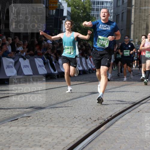 13.09.2026 - 21. swb-Marathon Bremen Strokosch-Dieckow http://msf.ph/oto/10311863 13.09.2026 13:30:43 Ziel 881, 1067, 1909, 1938, 2265, 2364, 2900, 3163, 3164, 3425, 4058, 4415, 4748, 4763, 5506, 6988, 7821, 7966, 8090, 8105, 8116, 8117, 8169, 8314, 8494, 8762, 8878, 8966, 9011, 9015, 9108, 9412, 9529, 9695, 244, 1189, 1533, 1771, 1841, 1941, 2985, 3360, 4251, 4920, 5600, 5681, 5802, 5822, 5900, 6307, 7012, 7760, 8543, 8616, 9290, 9507, 9653, 9767, 9962, 9976, 13152, 13215 meine-sportfotos.de