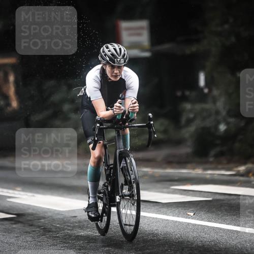 13.09.2026 - Stadtparktriathlon H.Heesch http://msf.ph/oto/10311895 13.09.2026 12:52:42 Radfahren 1075, 1195, 1203, 1209, 1230, 1267 meine-sportfotos.de
