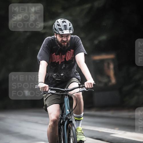 13.09.2026 - Stadtparktriathlon H.Heesch http://msf.ph/oto/10311920 13.09.2026 12:52:44 Radfahren 1195, 1203, 1209, 1267 meine-sportfotos.de