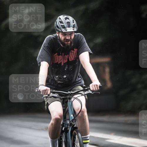 13.09.2026 - Stadtparktriathlon H.Heesch http://msf.ph/oto/10311924 13.09.2026 12:52:44 Radfahren 1195, 1203, 1209, 1267 meine-sportfotos.de