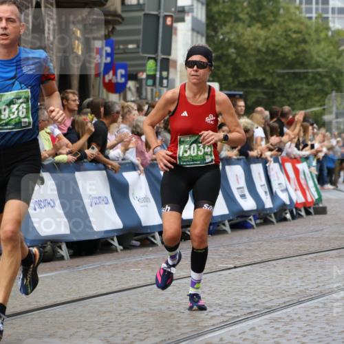 13.09.2026 - 21. swb-Marathon Bremen Strokosch-Dieckow http://msf.ph/oto/10311966 13.09.2026 13:04:31 Ziel 2094, 3284, 3424, 4110, 4239, 6815, 9129, 9544, 9813, 1223, 1224, 1712, 2207, 2956, 5283, 8701, 8936, 9070, 13034 meine-sportfotos.de