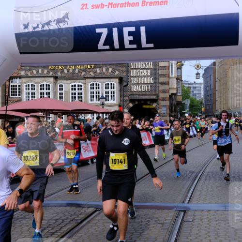 13.09.2026 - 21. swb-Marathon Bremen Tim E. http://msf.ph/oto/10312017 13.09.2026 10:53:58 Ziel 10141, 10174, 10222, 10227, 10478, 10479, 10626, 10684, 10685, 10838, 10845, 10905, 11242, 11446, 11489, 11502, 11596, 11800, 11950, 12119, 12331, 12341, 12405, 12492, 13597 meine-sportfotos.de