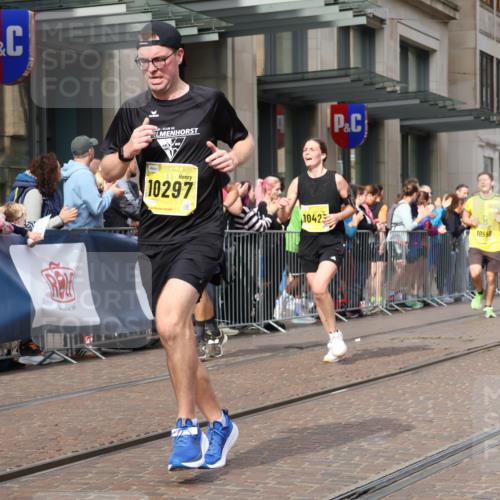 13.09.2026 - 21. swb-Marathon Bremen Strokosch-Dieckow http://msf.ph/oto/10312024 13.09.2026 10:55:33 Ziel 10243, 10298, 10374, 10379, 10423, 10529, 10550, 10690, 10703, 10809, 10952, 11377, 11510, 11790, 11972, 12061, 12108, 12125, 12143, 12188, 12484, 13565, 10203, 10256, 10297, 10379, 10529, 10725, 10788, 10881, 11014, 11377, 11414, 11466, 11557, 11631, 11748, 11862, 11910, 11941, 11975, 11977, 12030, 12150, 12201, 12218, 12258, 12348, 12549 meine-sportfotos.de