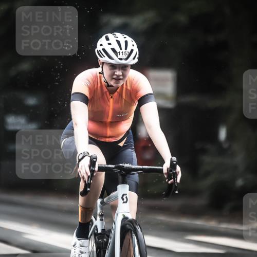 13.09.2026 - Stadtparktriathlon H.Heesch http://msf.ph/oto/10312051 13.09.2026 12:53:04 Radfahren 1081, 1134, 1157, 1194, 1274, 1285 meine-sportfotos.de