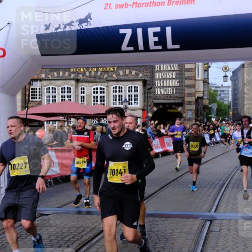 13.09.2026 - 21. swb-Marathon Bremen Tim E. http://msf.ph/oto/10312053 13.09.2026 10:53:58 Ziel 10141, 10174, 10222, 10227, 10478, 10479, 10626, 10684, 10685, 10838, 10845, 10905, 11242, 11446, 11489, 11502, 11596, 11800, 11950, 12119, 12331, 12341, 12405, 12492, 13597 meine-sportfotos.de