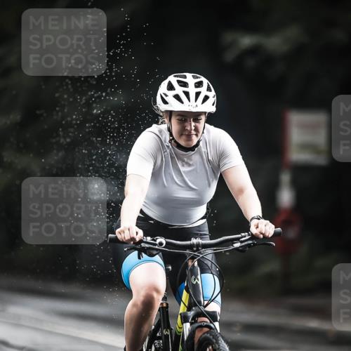 13.09.2026 - Stadtparktriathlon H.Heesch http://msf.ph/oto/10312054 13.09.2026 11:45:41 Radfahren 749, 754, 816, 839, 895 meine-sportfotos.de