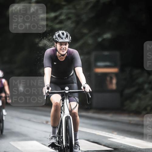 13.09.2026 - Stadtparktriathlon H.Heesch http://msf.ph/oto/10312075 13.09.2026 12:53:13 Radfahren 1102, 1148, 1220, 1298 meine-sportfotos.de