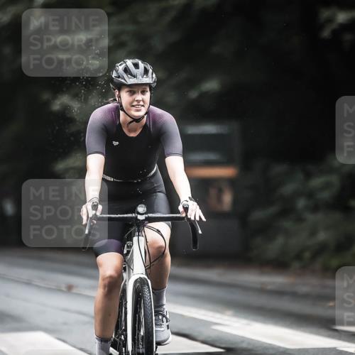 13.09.2026 - Stadtparktriathlon H.Heesch http://msf.ph/oto/10312081 13.09.2026 12:53:13 Radfahren 1102, 1148, 1220, 1298 meine-sportfotos.de