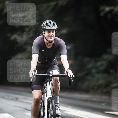 13.09.2026 - Stadtparktriathlon H.Heesch http://msf.ph/oto/10312086 13.09.2026 12:53:13 Radfahren 1102, 1148, 1220, 1298 meine-sportfotos.de