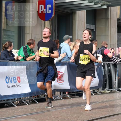 13.09.2026 - 21. swb-Marathon Bremen Strokosch-Dieckow http://msf.ph/oto/10312093 13.09.2026 10:55:34 Ziel 10243, 10298, 10374, 10423, 10550, 10690, 10703, 10809, 10952, 11510, 11790, 11972, 12061, 12108, 12125, 12143, 12188, 12484, 13565, 10203, 10256, 10297, 10379, 10529, 10725, 10788, 10881, 11014, 11377, 11414, 11466, 11557, 11748, 11862, 11910, 11941, 11975, 11977, 12030, 12150, 12201, 12218, 12258, 12348, 12549 meine-sportfotos.de